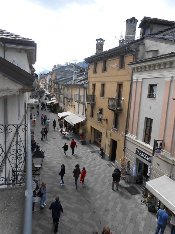 Casa De Giorgis Aparthotel Aosta Exterior foto